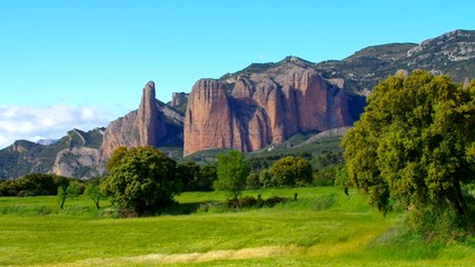 Wall Mural - Mallos de Riglos in Aragon, Spanien 