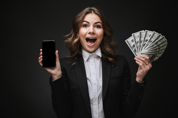 Poster - Portrait of a confident young businesswoman