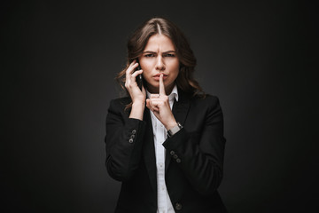 Poster - Portrait of a confident young businesswoman