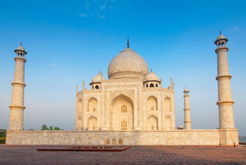 The Taj Mahal, one of the architectural wonders of the world, Agra, Uttar Pradesh, India.