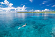© Atsushi - 青く透明な南国の海