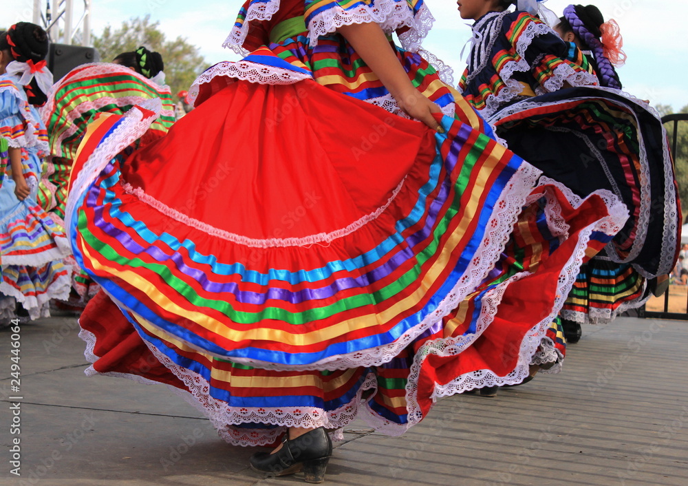 Colorful skirts at Mexican dance - obrazy, fototapety, plakaty 