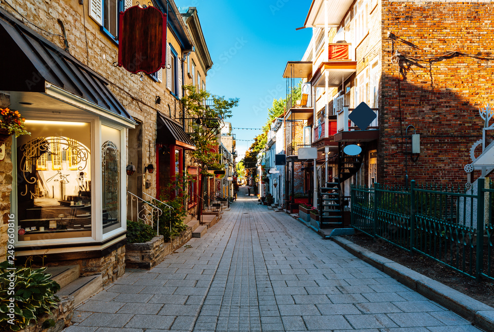 Rue du Petit Champlain at Lower Town (Basse-Ville) in Old Quebec City, Quebec, Canada - obrazy, fototapety, plakaty 