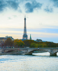 Fototapete - Eiffel Tower river Paris France