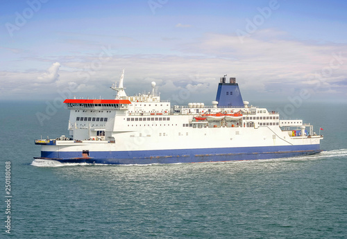 Cuadros en Lienzo ferry entre Calais et Douvres