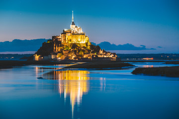 Wall Mural - Mont Saint-Michel at twilight, Normandy, France