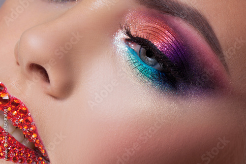 purple red eyeshadow