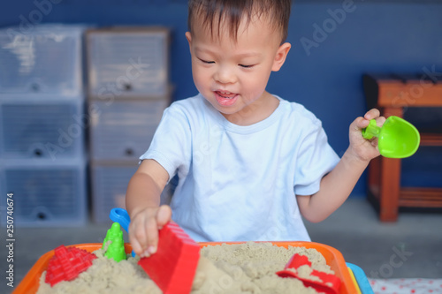 kinetic sand for 2 year old