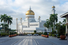 Sultan Omar Ali Saifuddien Mosque In Brunei During Cloudy Day. Considered As One Of The Most Beautiful Mosques In The Asia Pacific.