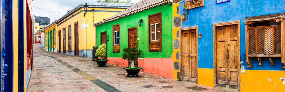 Obraz na płótnie Colorful old streets of Los llanos de Aridane. La Palma, Canary islands w salonie