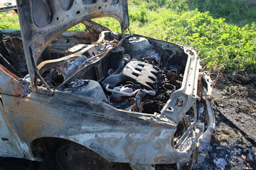 Canvas Print - accident de la route : voiture brûlée