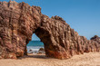 © ericatarina - Jericoacoara, Ceará, Brasil. Outubro de 2018. Pedra Furada, ponto turístico em Jericoacoara.