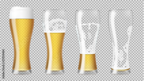 Photographie Tall realistic glasses with lager beer and foam