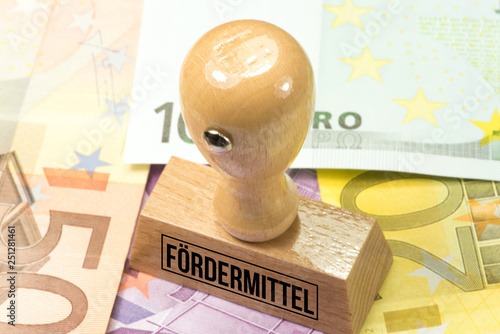 Cuadros en Lienzo Euro Geldscheine und ein Stempel mit dem Aufdruck Fördermittel