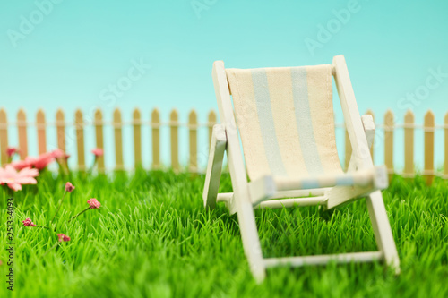 Liegestuhl Oder Strandstuhl Im Garten Im Sommer Buy This Stock