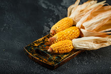 Dried Corn On Cobs