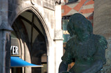 Fototapeta Do przedpokoju - Bronze sculpture in Munich