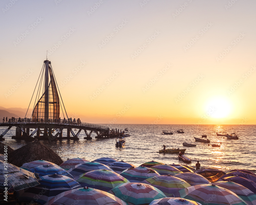 Los Muertos Pier