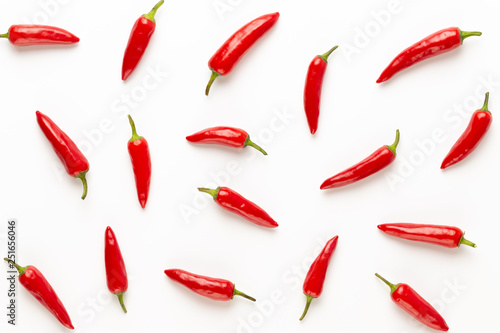Fotomural Chili or chilli cayenne pepper isolated on white background cutout