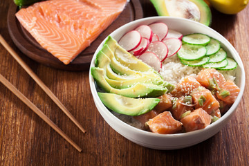 Wall Mural - Poke bowl, traditional Hawaiian raw fish salad