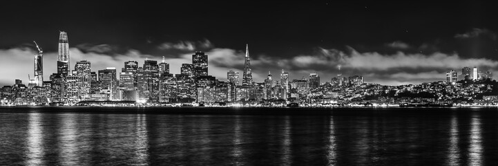  Panorama skyline San Francisco monochrom bei Nacht