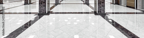 Fotografía Marble floor of a luxury lobby of company or hotel