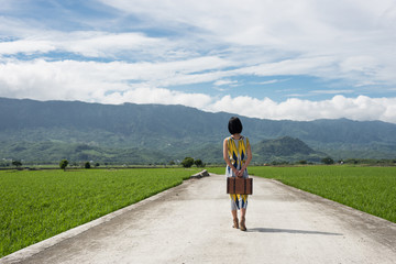 Canvas Print - Asian woman traveling