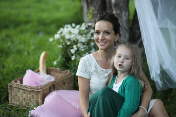 mother with daughter at a picnic