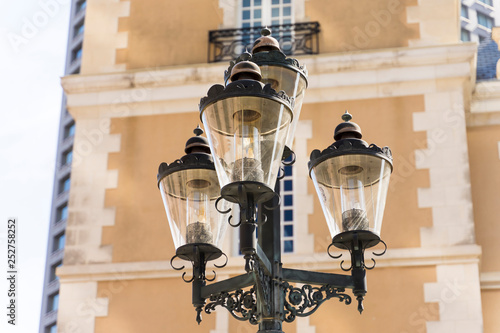 広場にあるおしゃれな街灯 Buy This Stock Photo And Explore