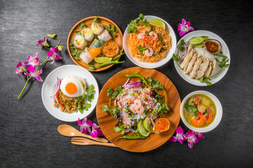 Wall Mural - 代表的なタイ料理　typical Thai cuisine