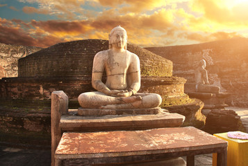 Wall Mural - Statue of a meditating Buddha, Vatadage, Polonnaruwa, Sri Lanka