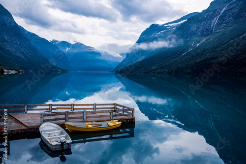 Pinturas sobre lienzo  lovatnet lake Beautiful Nature Norway.