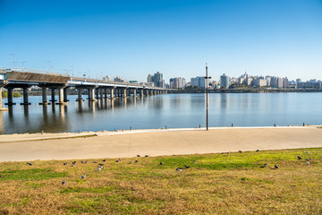 Wall Mural - Han river with Mapogyo Bridge at Yeouido Hangang Park in Seoul, Korea..