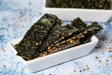 Canvas Print - seaweed and crispy rice snacks