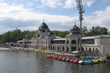 Wall Mural - Building in City Park in Budapest, Hungary