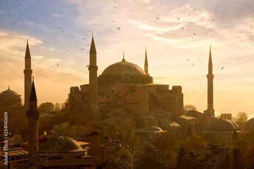 Fotografía View of Haghia Sophia or Aya Sofya at sunset in Istanbul, Turkey