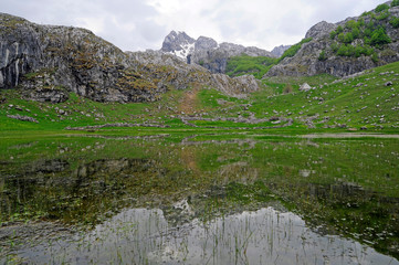 Poster - Blick vom Bukumirsko jezero (Bukumir See) auf den Smojan, Montenegro - Bukumirsko Lake, Montenegro