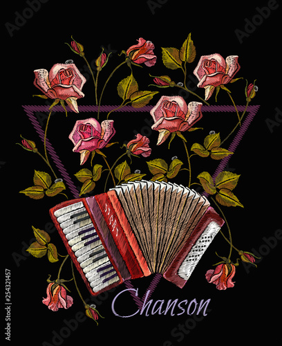 Dekoracja na wymiar  roze-i-akordeon-haft-koncepcja-chanson-sztuka-muzyczna-szablon-na-ubrania-t-shirt