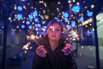 Poster - Winter jacket woman lightnings in city