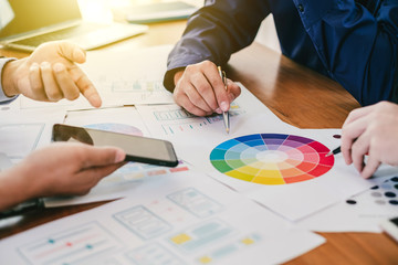 Designer website applications consulting and planning work together. Job training to colleagues.