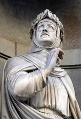 Canvas Print - Francesco Petrarca in the Niches of the Uffizi Colonnade. The first half of the 19th Century they were occupied by 28 statues of famous people in Florence, Italy