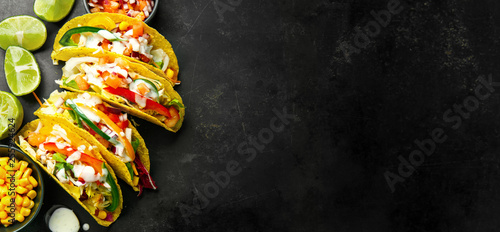 Cuadros en Lienzo Tasty appetizing tacos with vegetables