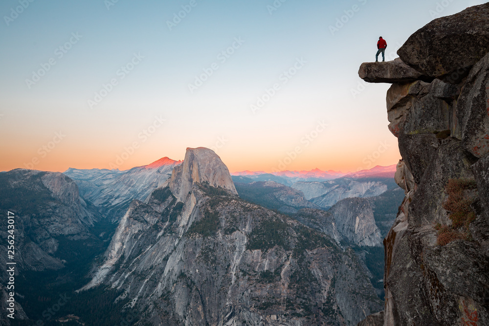 Hiker in Yosemite National Park, California, USA - obrazy, fototapety, plakaty 