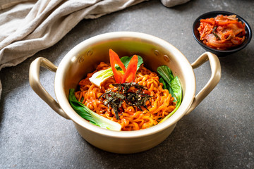 korean instant noodles with vegetable and kimchi