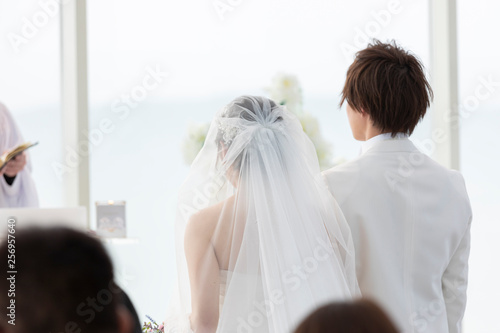 結婚式 新郎と新婦の後ろ姿 Buy This Stock Photo And Explore Similar Images At Adobe Stock Adobe Stock