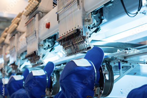 Fotografía Embroidery Machine. Industrial equipment for the textile industry