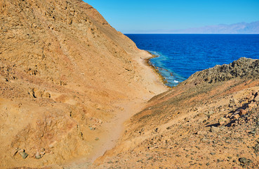 Poster - The footpath to the coast of Aqaba gulf, Sinai, Egypt