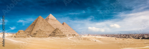 Cuadros en Lienzo Panorama of the Great Pyramids of Giza, Egypt