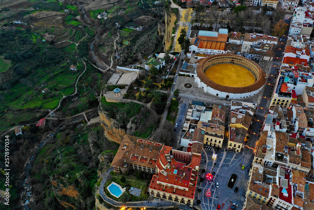 Ronda in Spanien Luftbilder - Puente Nuevo, Plaza de Toros de Ronda und ...