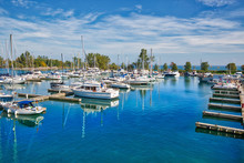 Toronto, Canada-22 October, 2018: Bluffers Boating Club And Yacht Club Marina Located At The Foot Of The Scarborough Bluffs Park In Toronto